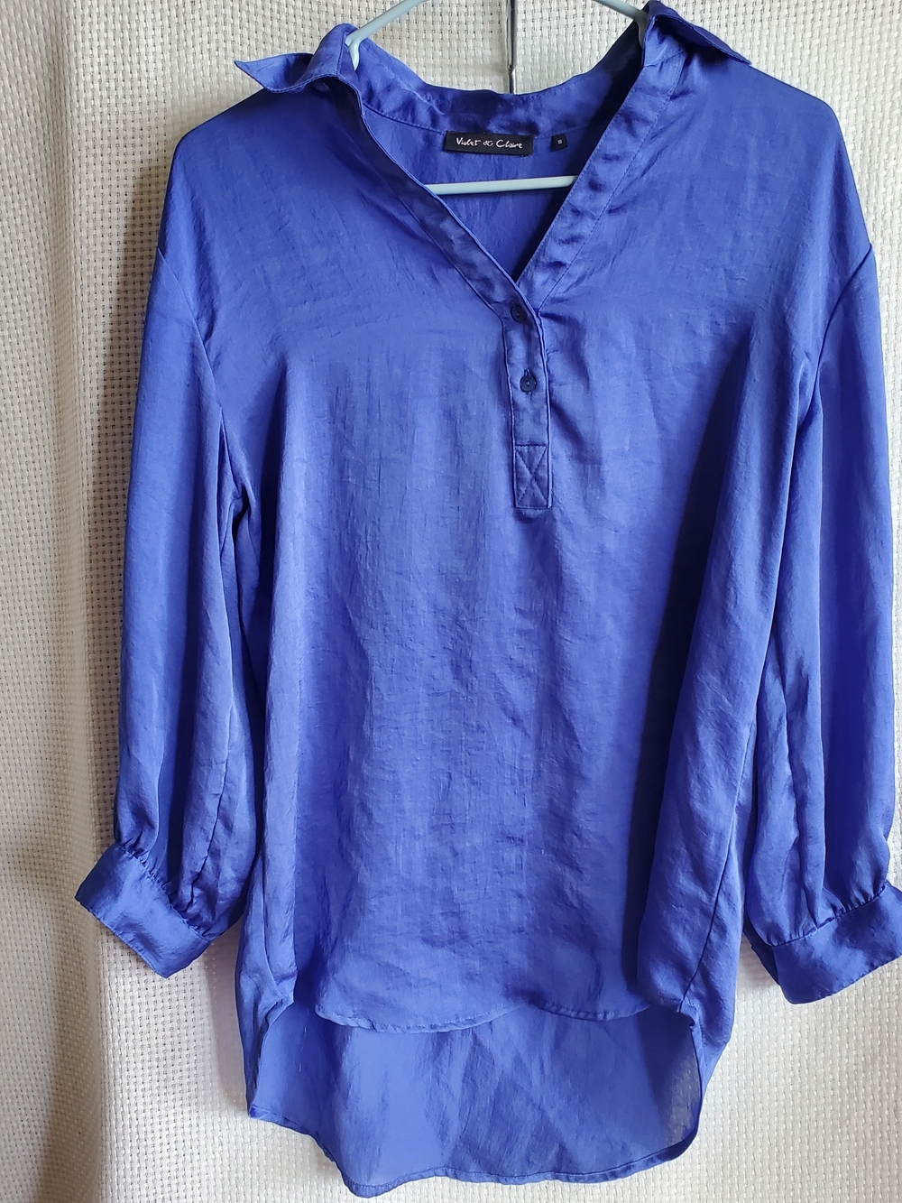 💐4 for $18 - Violet & Claire Royal Blue V-Neck Button Tunic